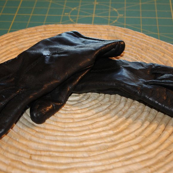 Fownes Accessories - Black Leather Gloves